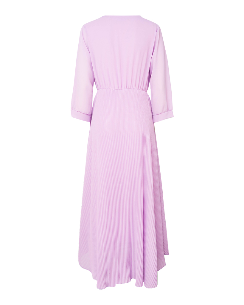 Plissee Kleid mit tiefem Ausschnitt Plissee Kleid mit tiefem Ausschnitt