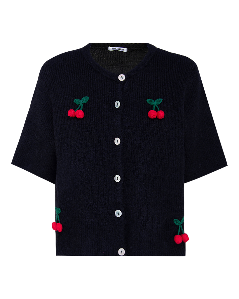 Strickjacke mit Kirschen-Bommeln